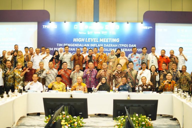 BI-Apresiasi-Perkembangan-Ekonomi-Kabupaten-Indramayu-Inflasi-Terus-Tertekan-dan-Maksimalkan-Transaksi-Digital-768x512