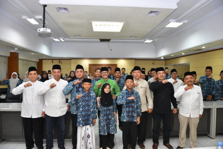 Kafilah-MTQH-Indramayu-Siap-Harumkan-Nama-Daerah-di-Ajang-Tingkat-Jabar-2025-768x512