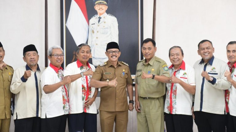 Sinergi-Pemkab-dan-Dekopinda-Wujudkan-Koperasi-Sebagai-Pilar-Ekonomi-Kerakyatan-768x431