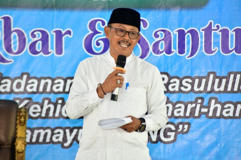 Momentum-Teladani-Akhlak-Rasulullah-Indramayu-Gelar-Peringatan-Maulid-Nabi-Muhammad-Shalallahu-alaihi-wa-salam-768x512